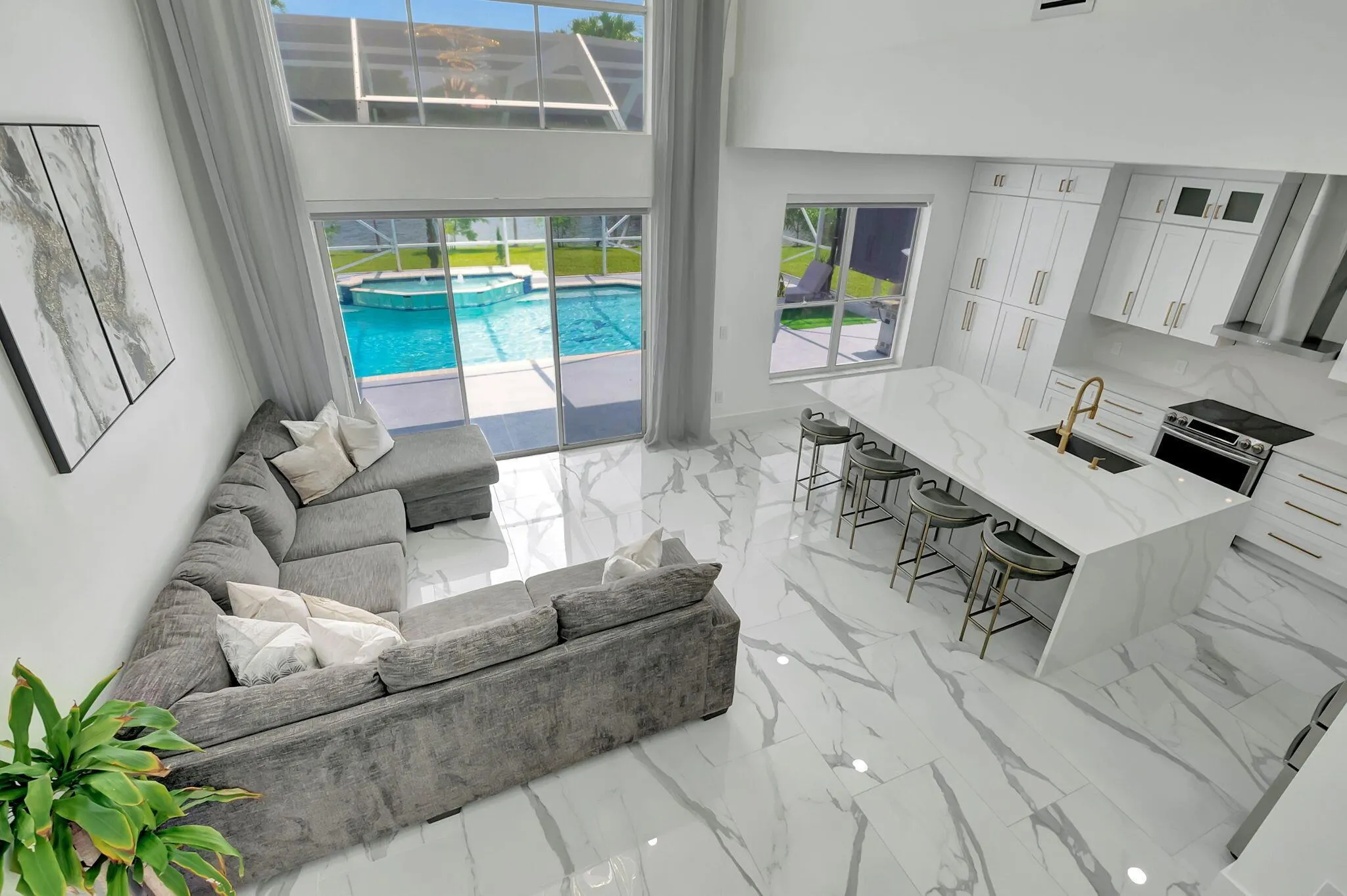 10872 Tamoron Lane