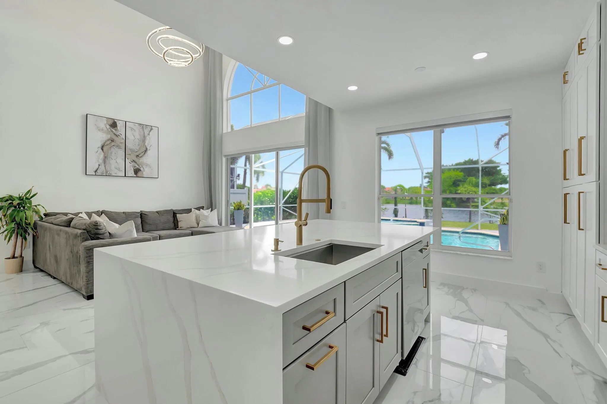 10872 Tamoron Lane