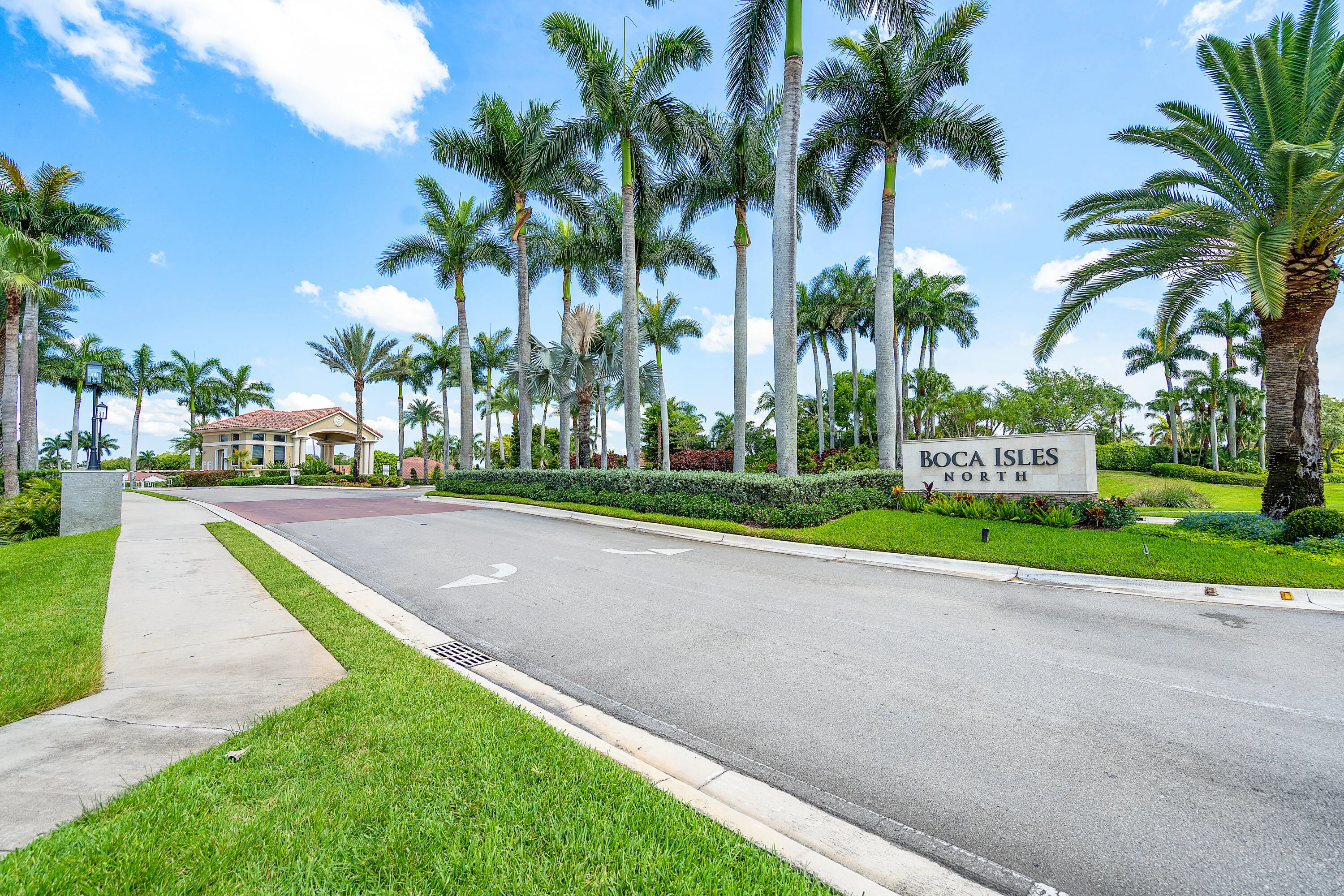 10824 Tea Olive Lane