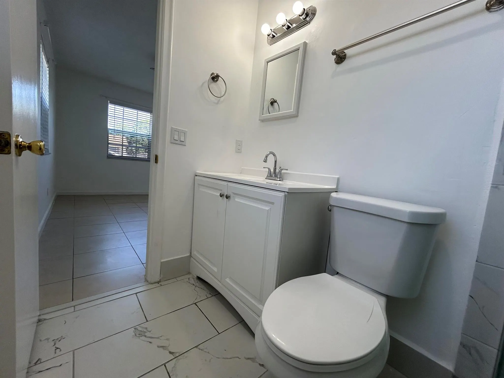 298 SW 6th Street, #109