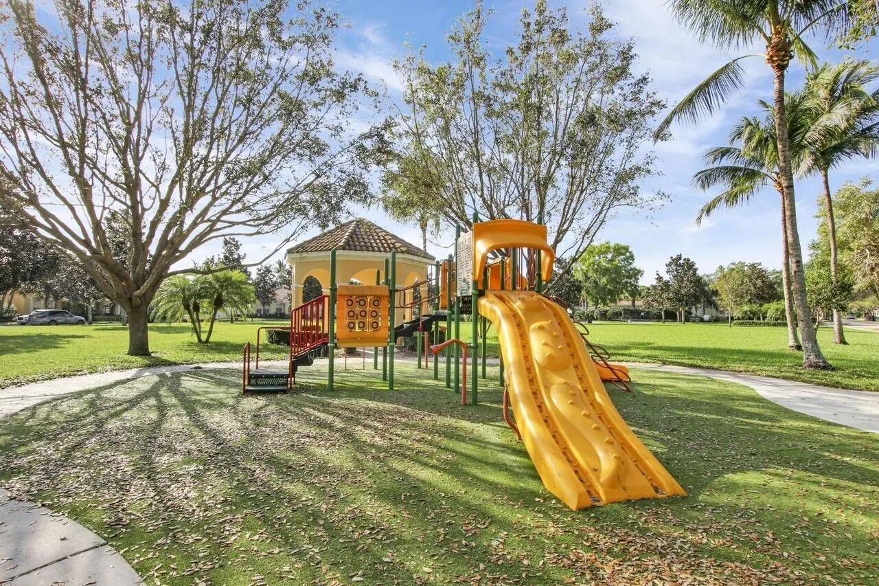 3419 Greenway Drive