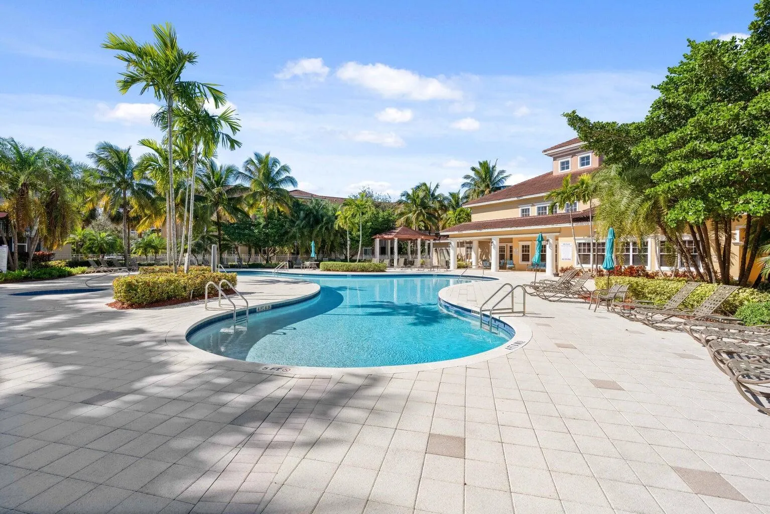 6521 Emerald Dunes Drive, #105