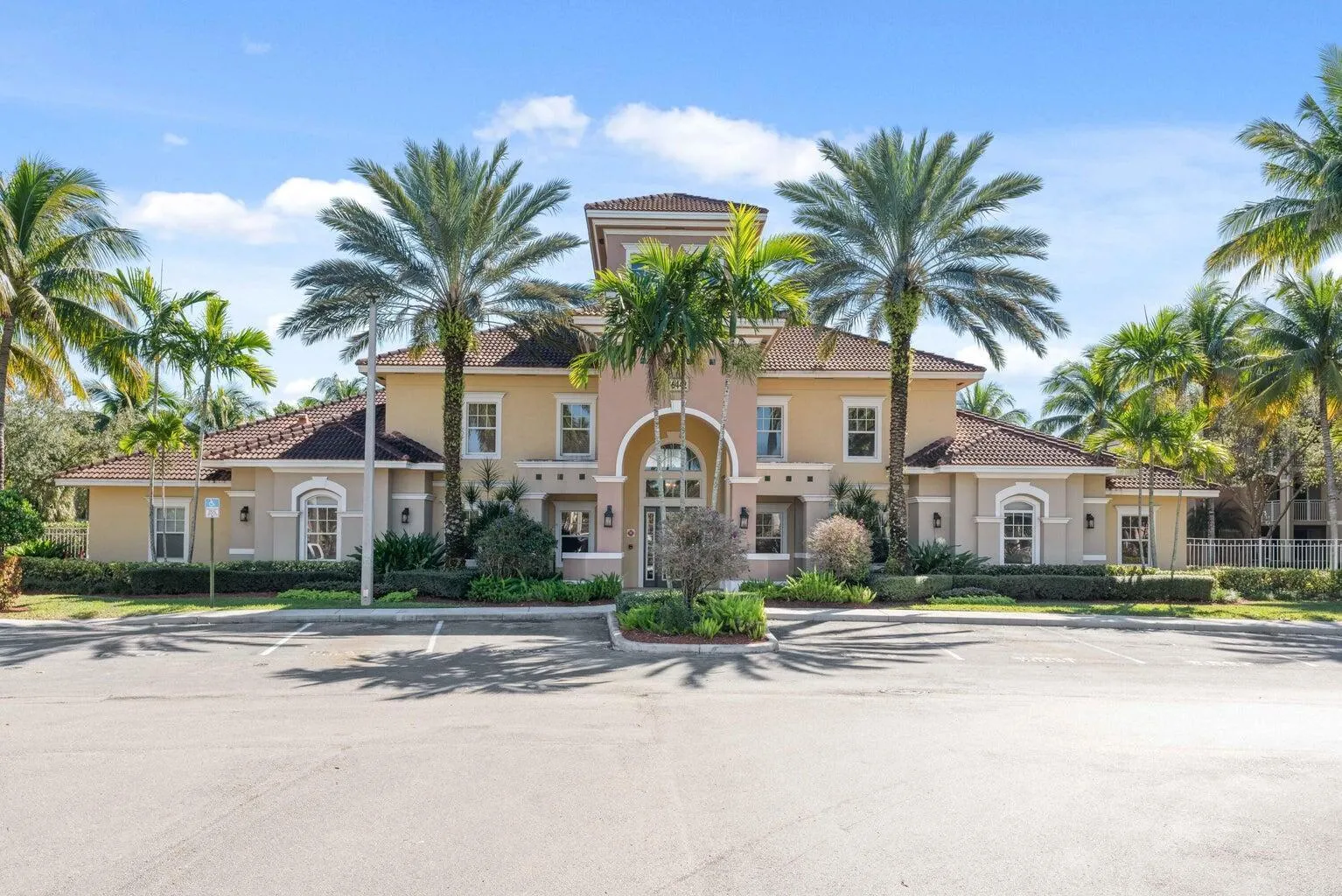 6521 Emerald Dunes Drive, #105