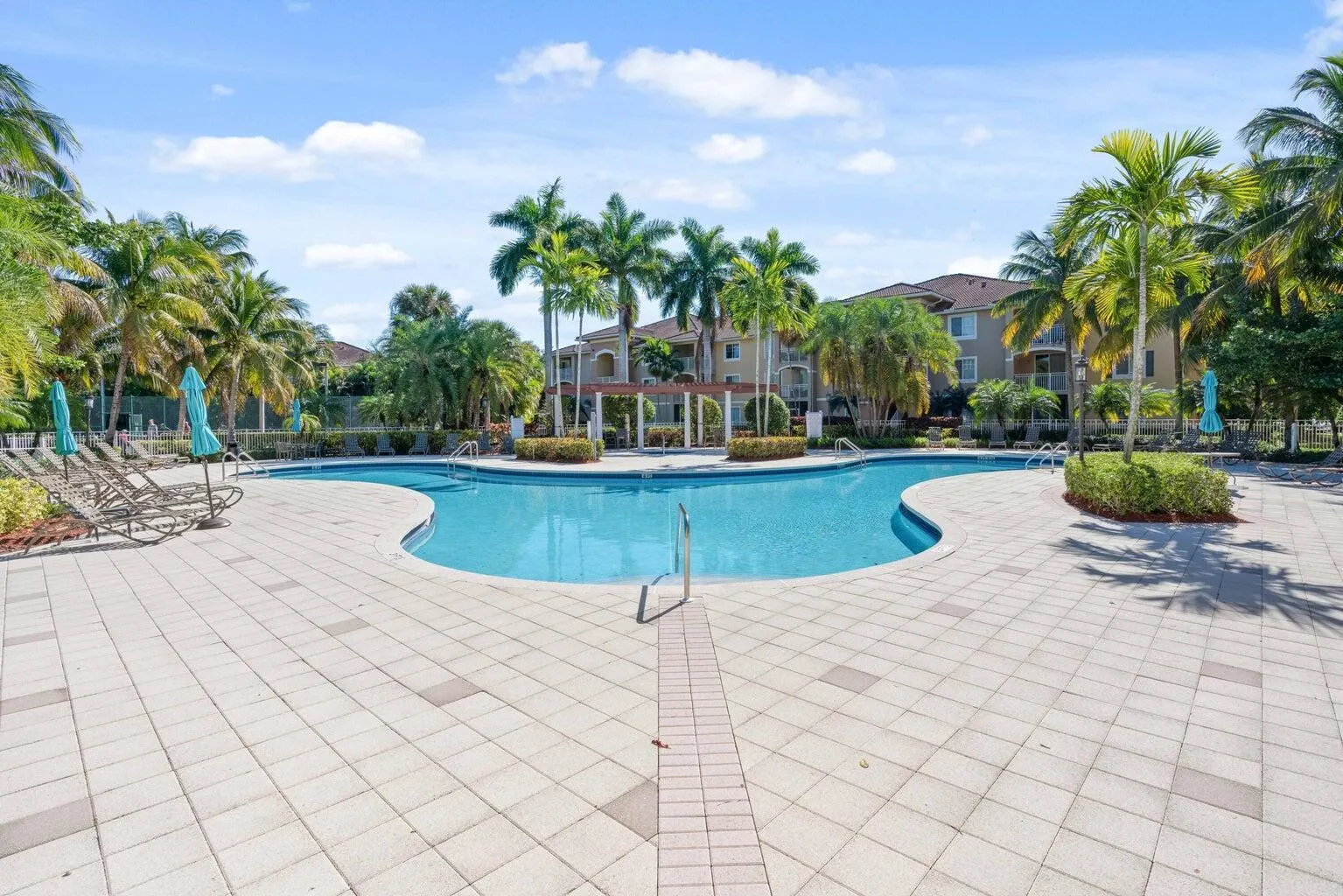 6521 Emerald Dunes Drive, #105