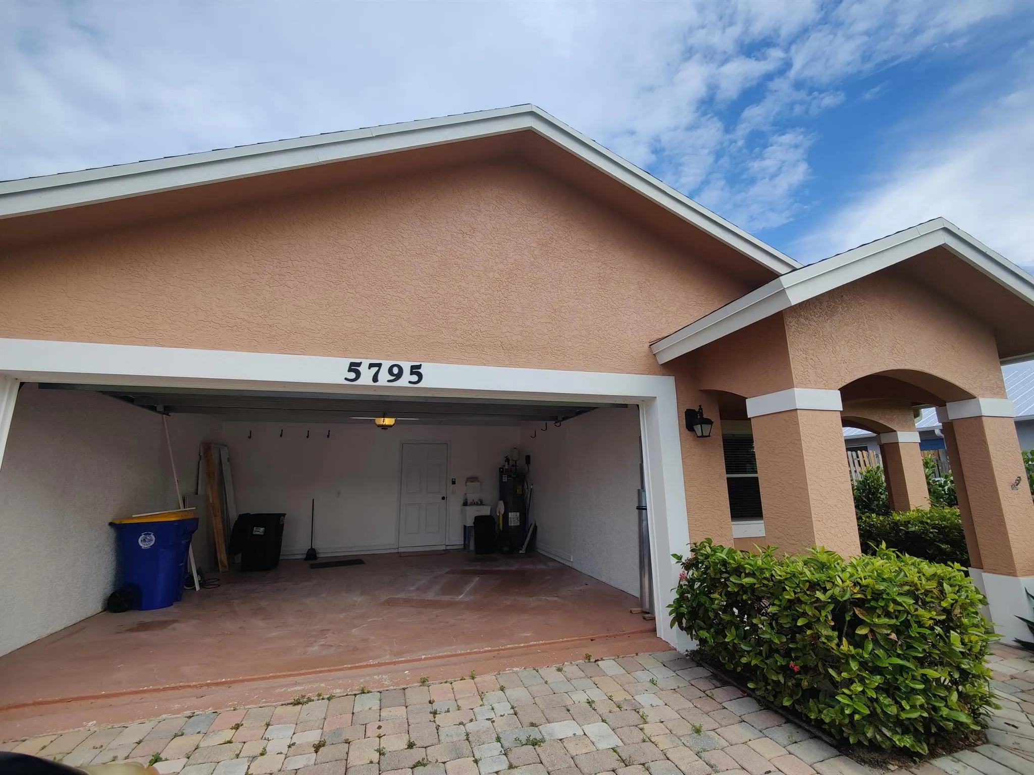 5795 SE Mitzi Lane
