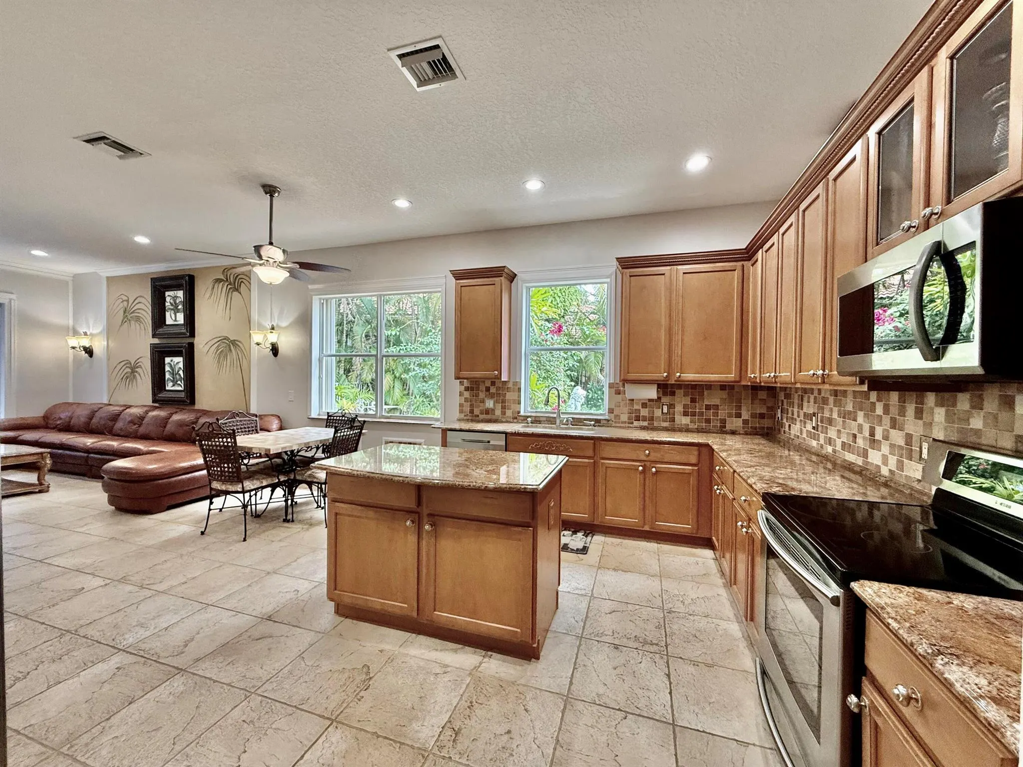 8475 Pine Cay