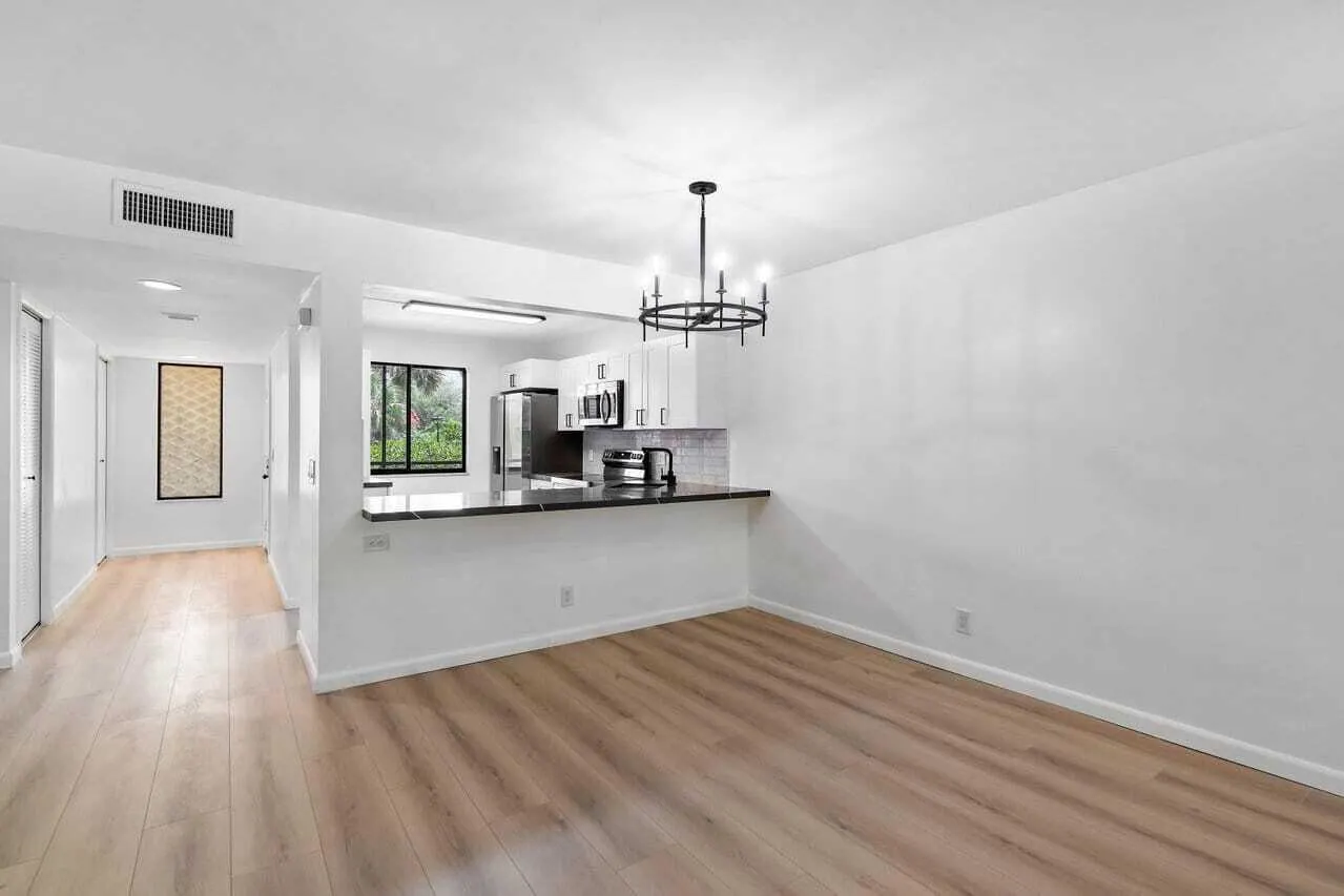 341 Lakeview Drive, #203