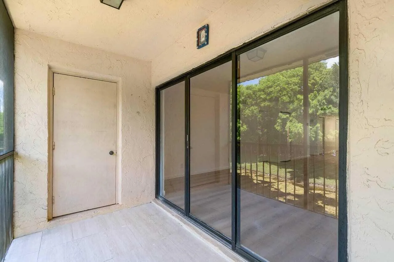 341 Lakeview Drive, #203