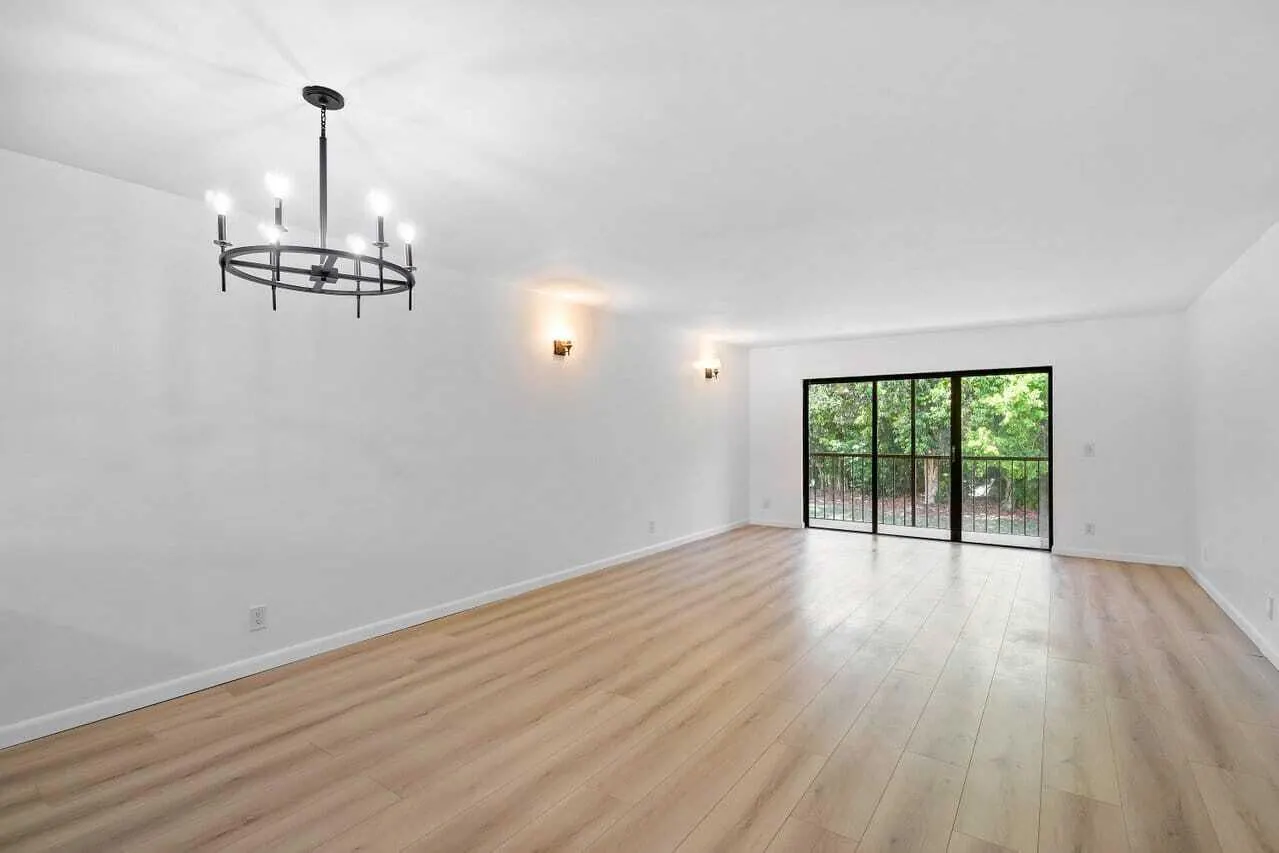 341 Lakeview Drive, #203