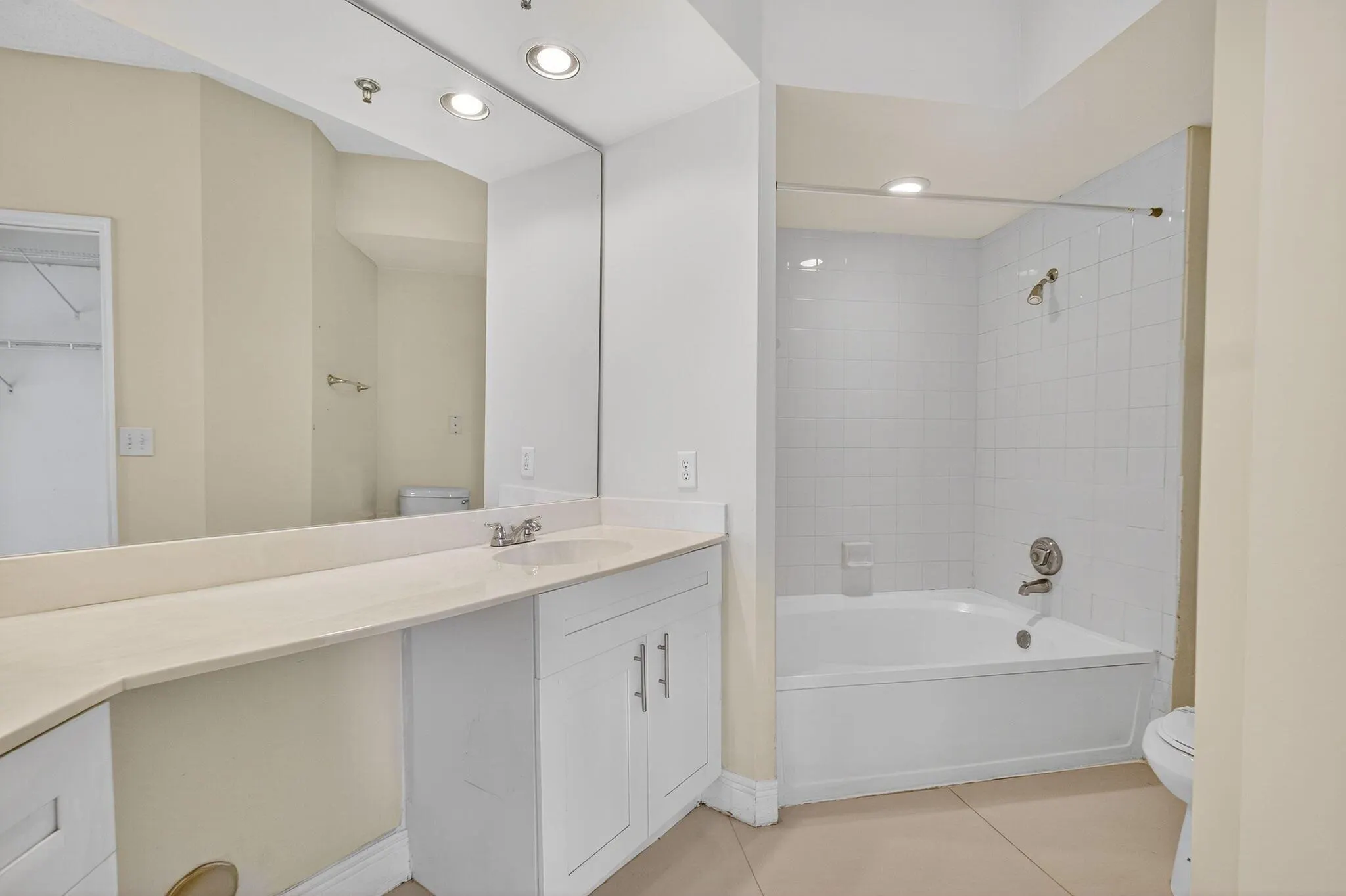 3255 NE 184th Street, #12104