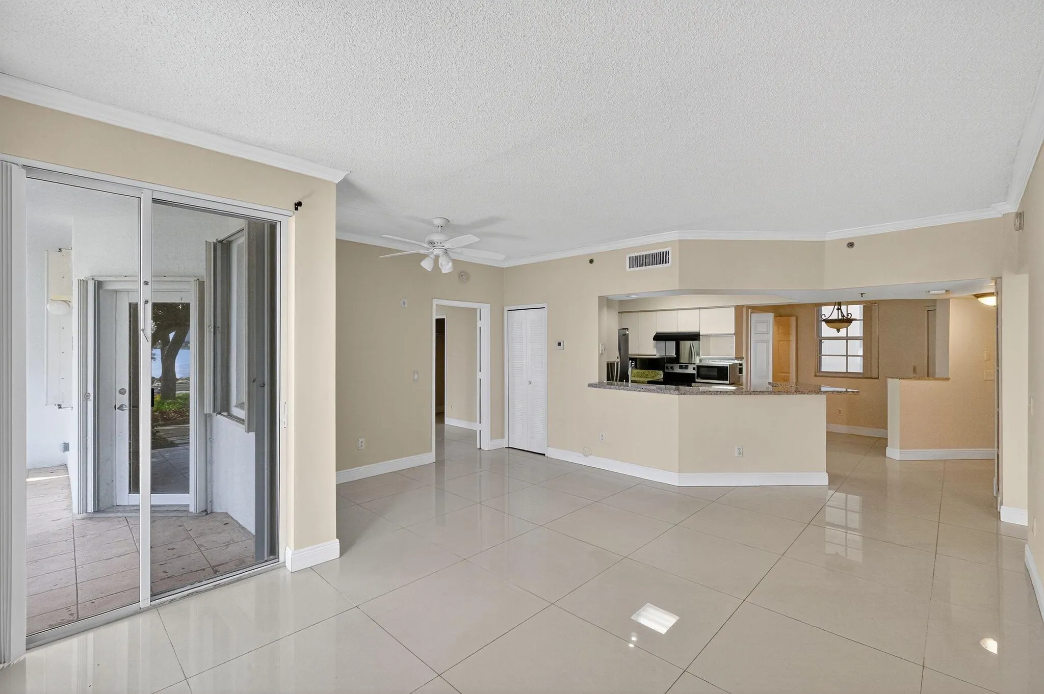 3255 NE 184th Street, #12104
