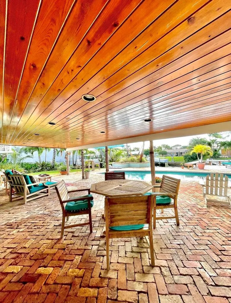 724 Kittyhawk Way