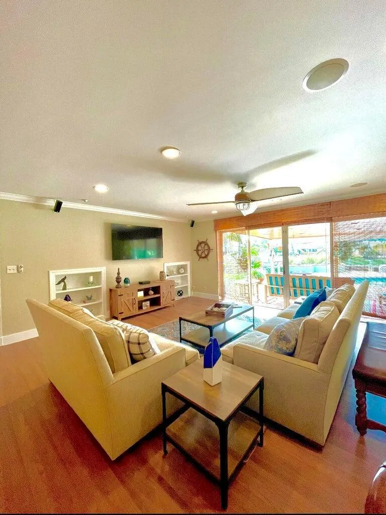 724 Kittyhawk Way