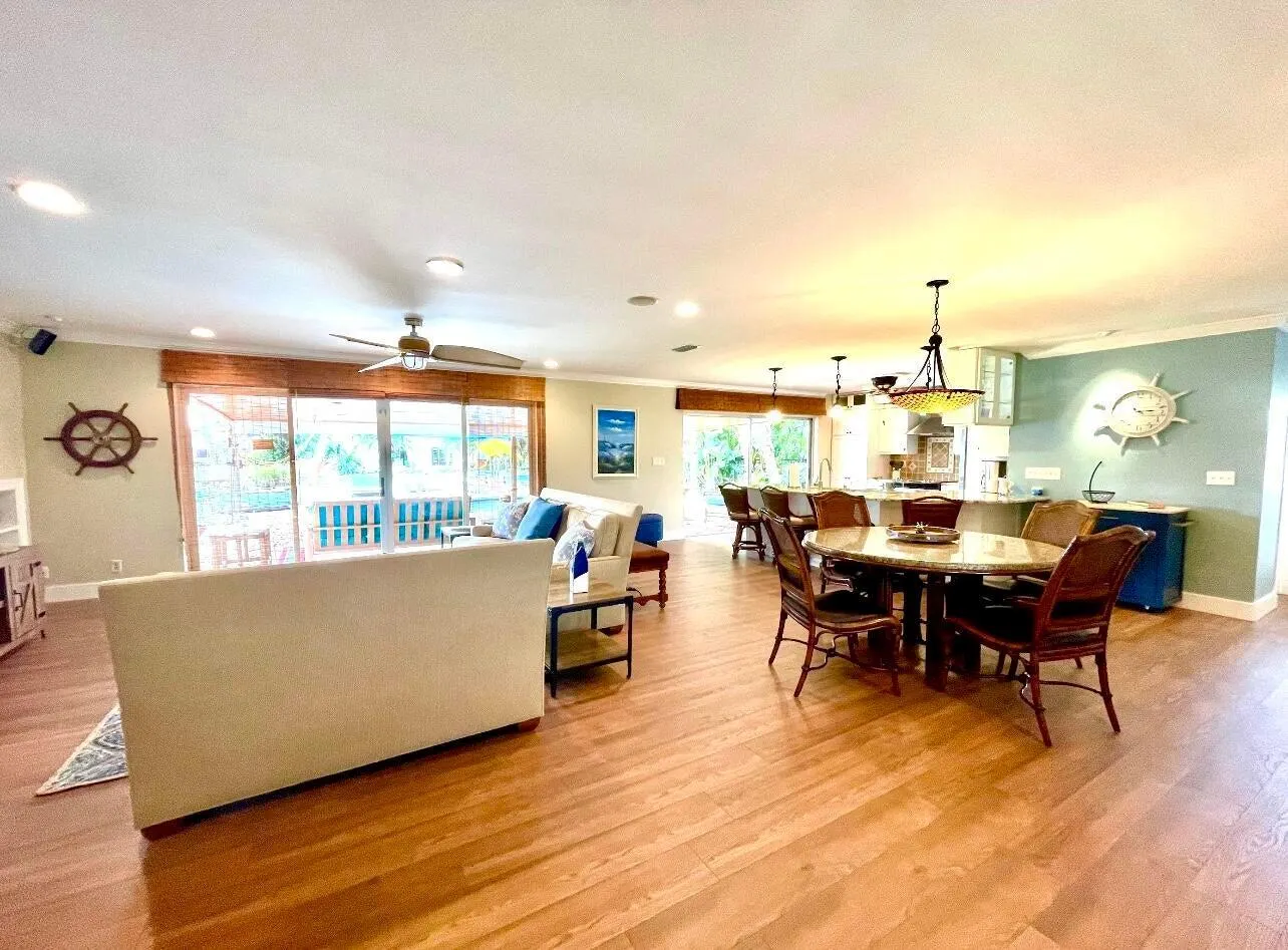 724 Kittyhawk Way