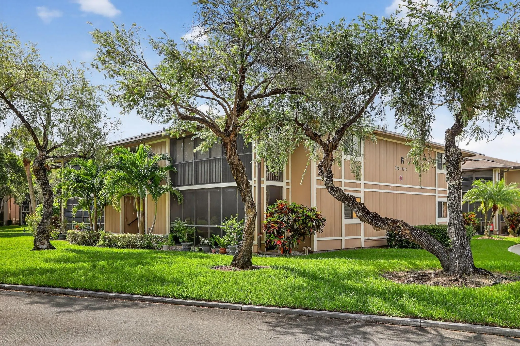 7711 Ashmont Circle, #215