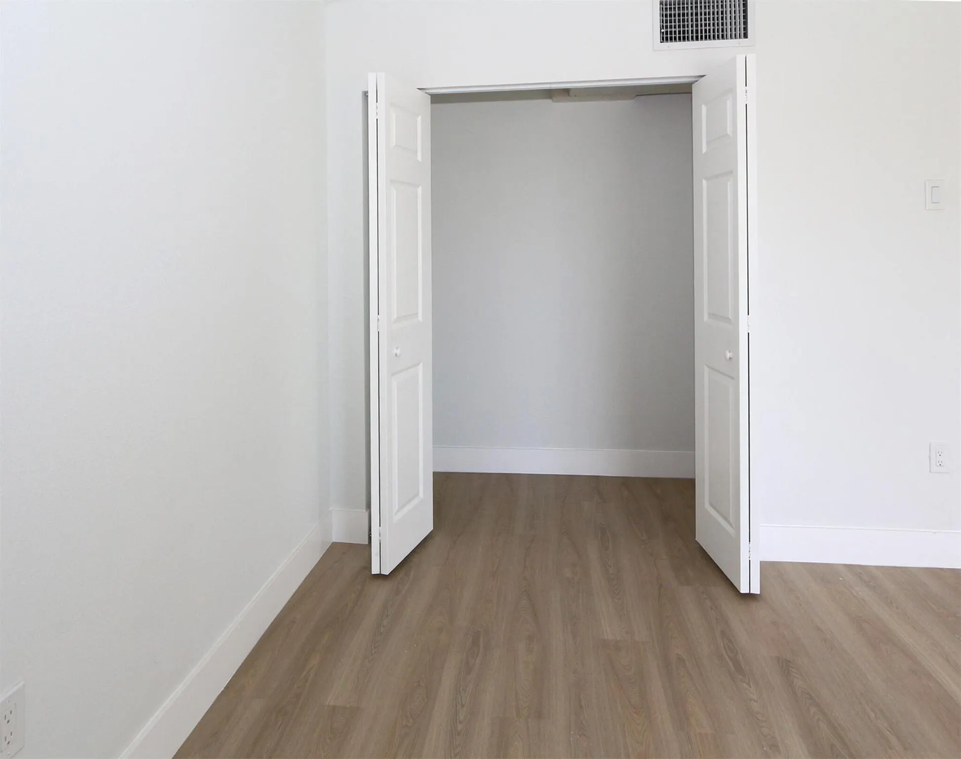 20120 NE 2nd Avenue, #W20