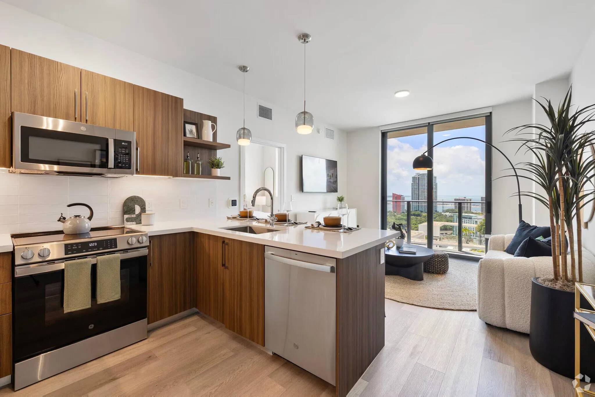201 SW 10th Street, #1407