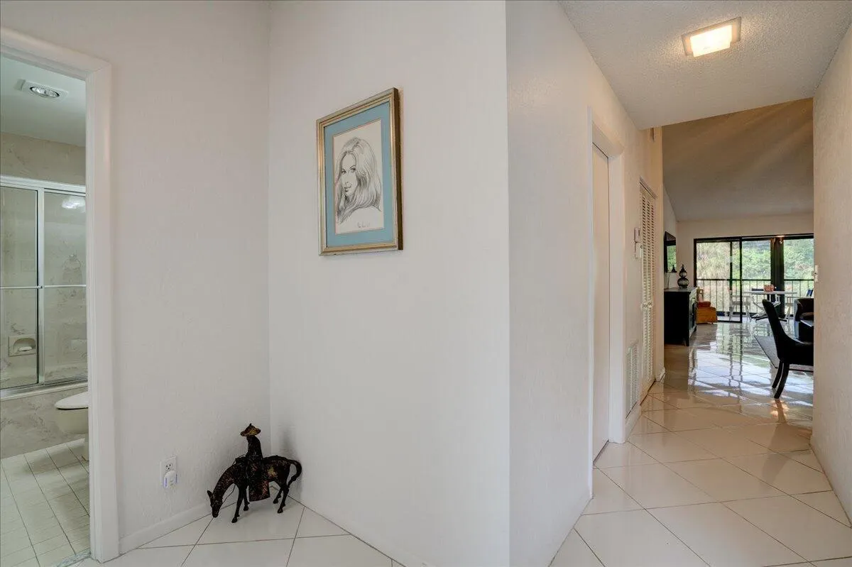 5121 Oak Hill Lane, #423