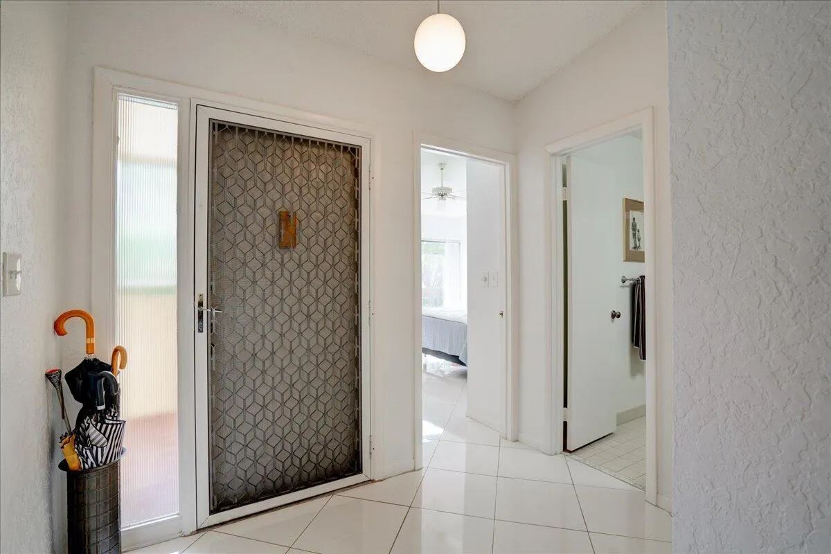 5121 Oak Hill Lane, #423