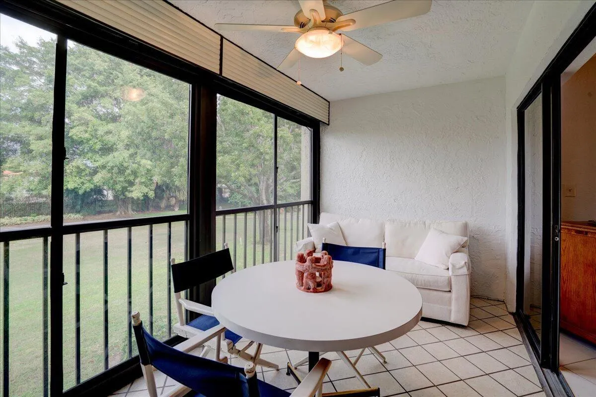5121 Oak Hill Lane, #423