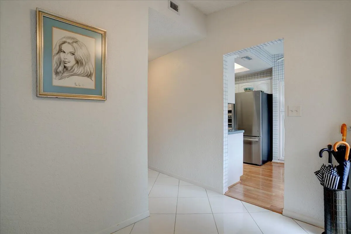 5121 Oak Hill Lane, #423