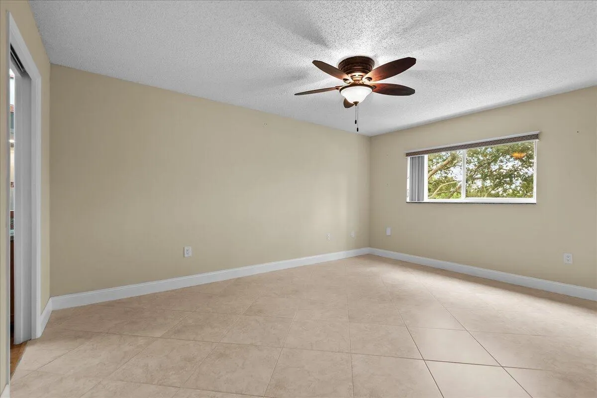 4734 Lucerne Lakes Boulevard E, #302