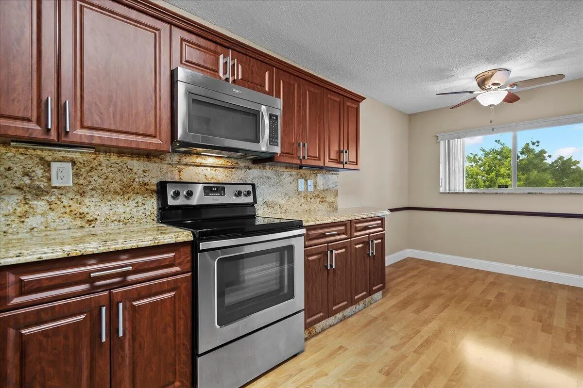 4734 Lucerne Lakes Boulevard E, #302