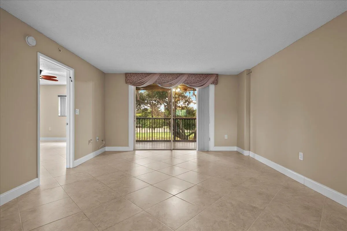 4734 Lucerne Lakes Boulevard E, #302