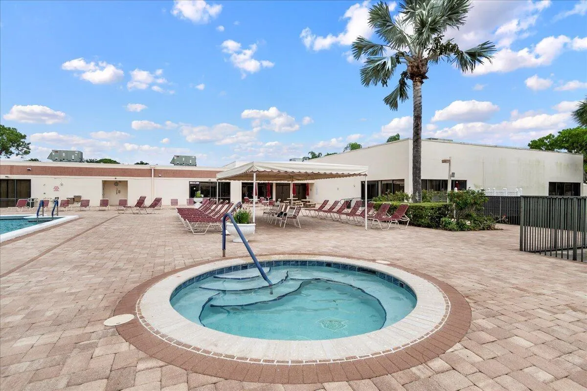4734 Lucerne Lakes Boulevard E, #302