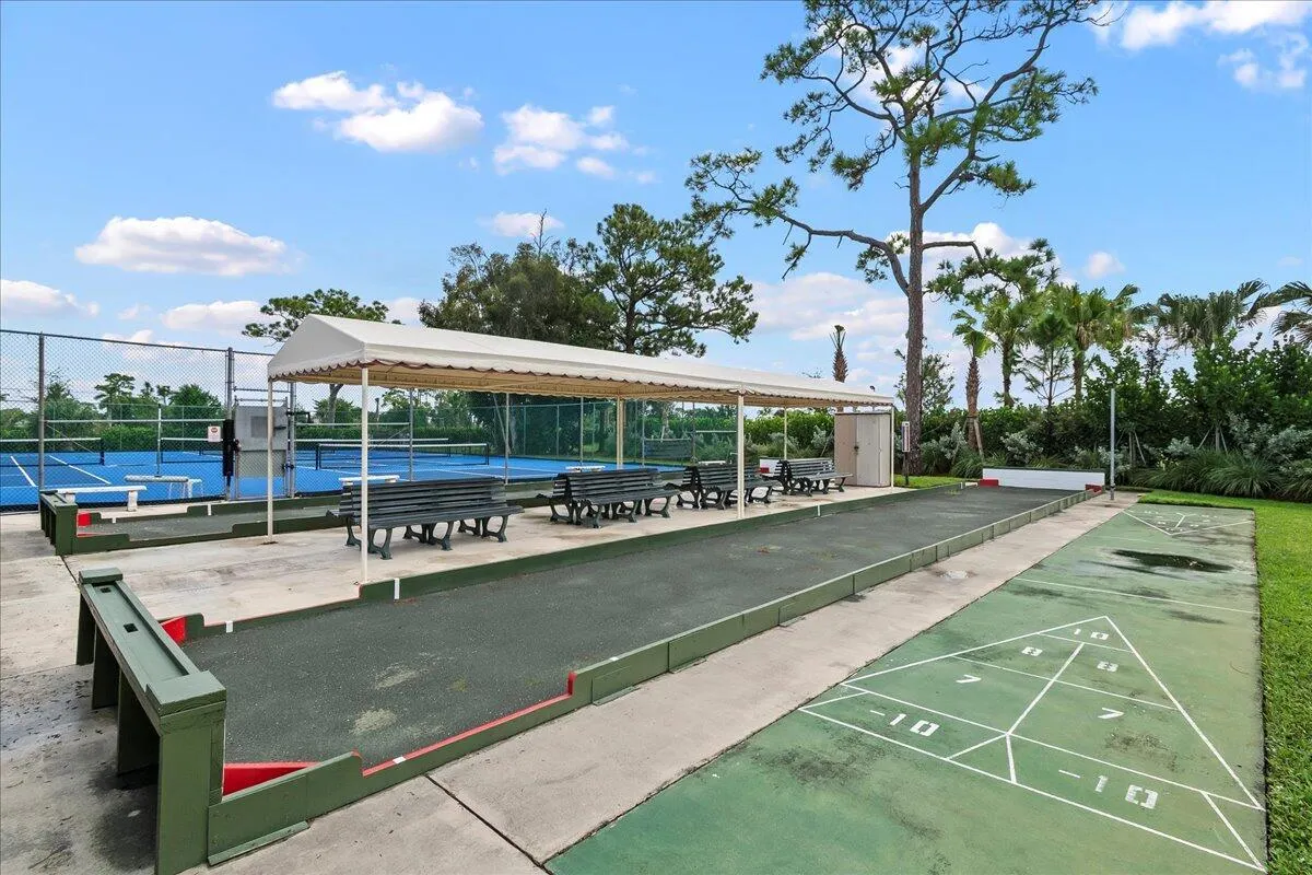 4734 Lucerne Lakes Boulevard E, #302