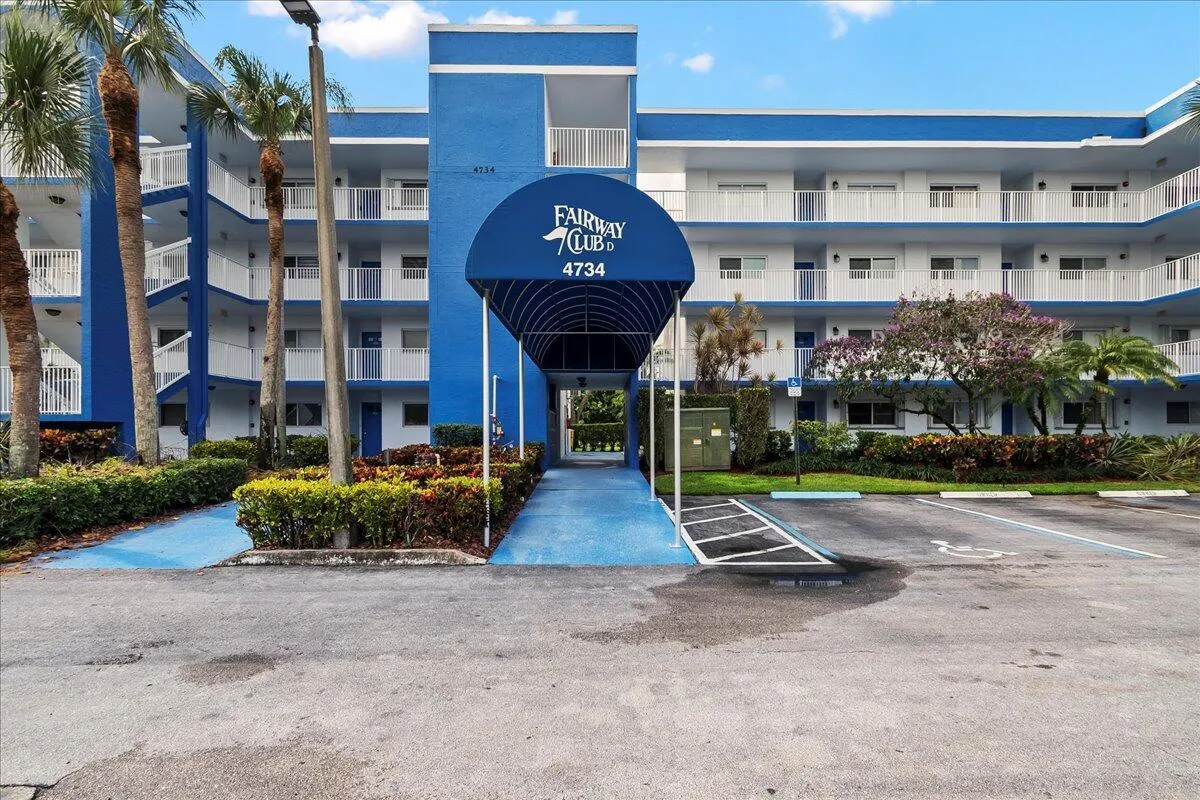 4734 Lucerne Lakes Boulevard E, #302