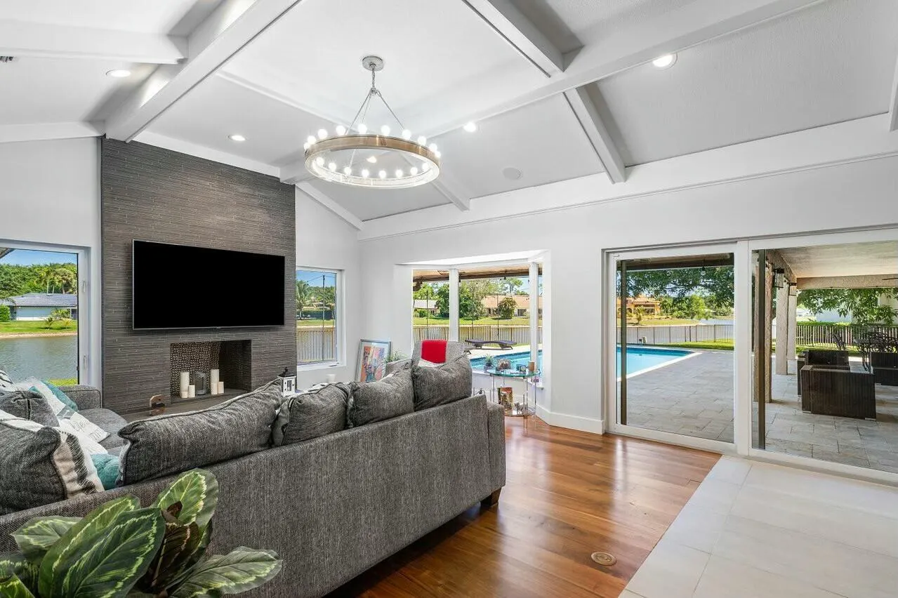 7619 Marbella Terrace