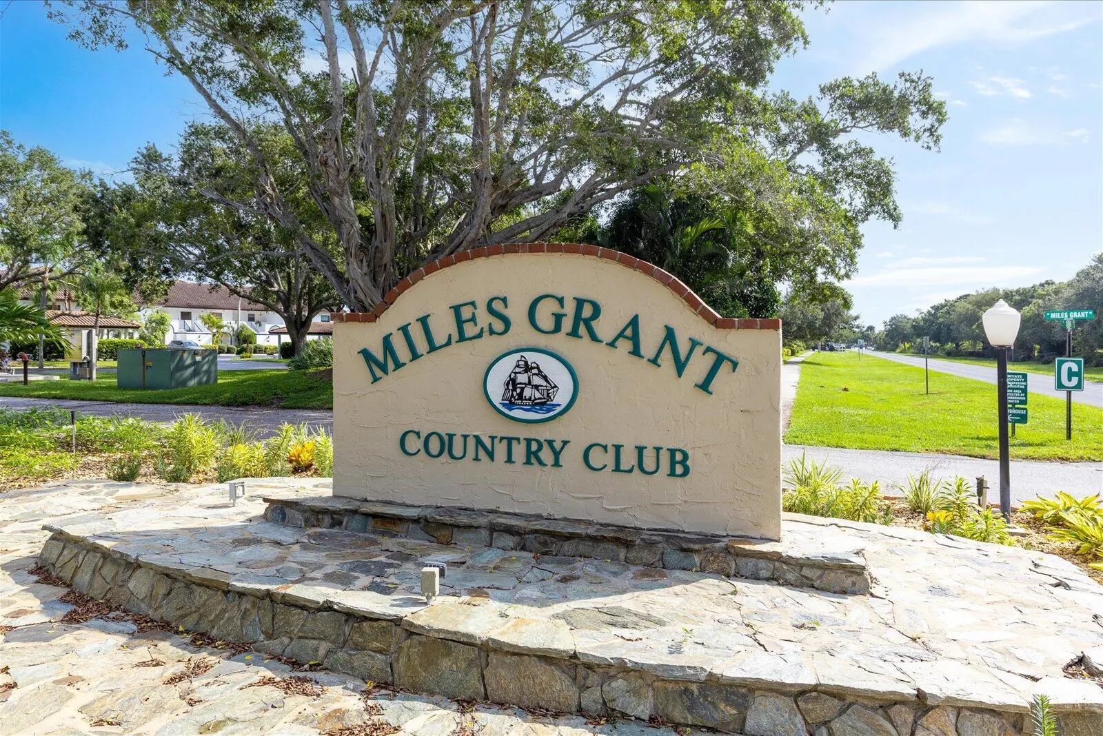 5413 SE Miles Grant Road, #G-104