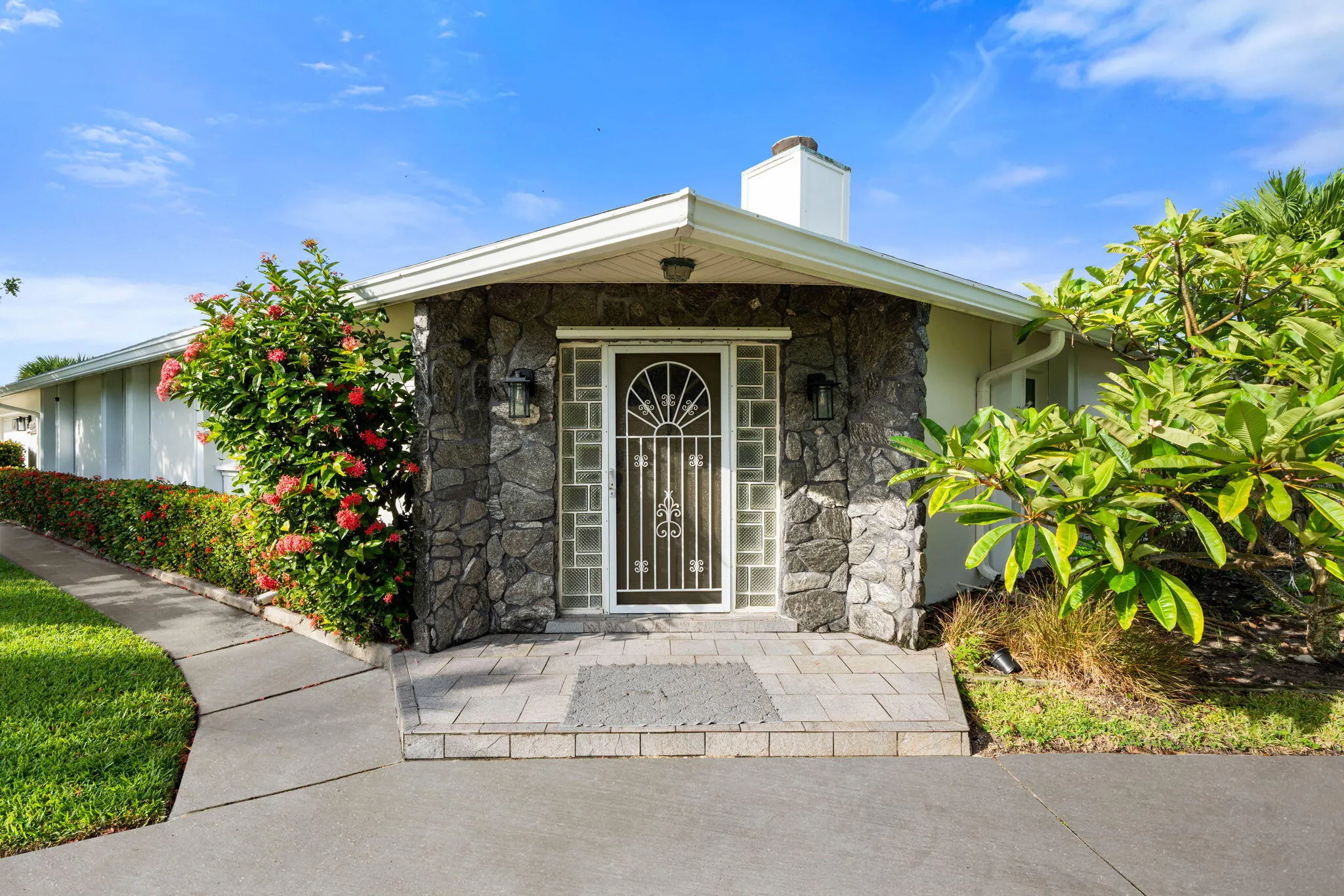 2023 Jacaranda Drive