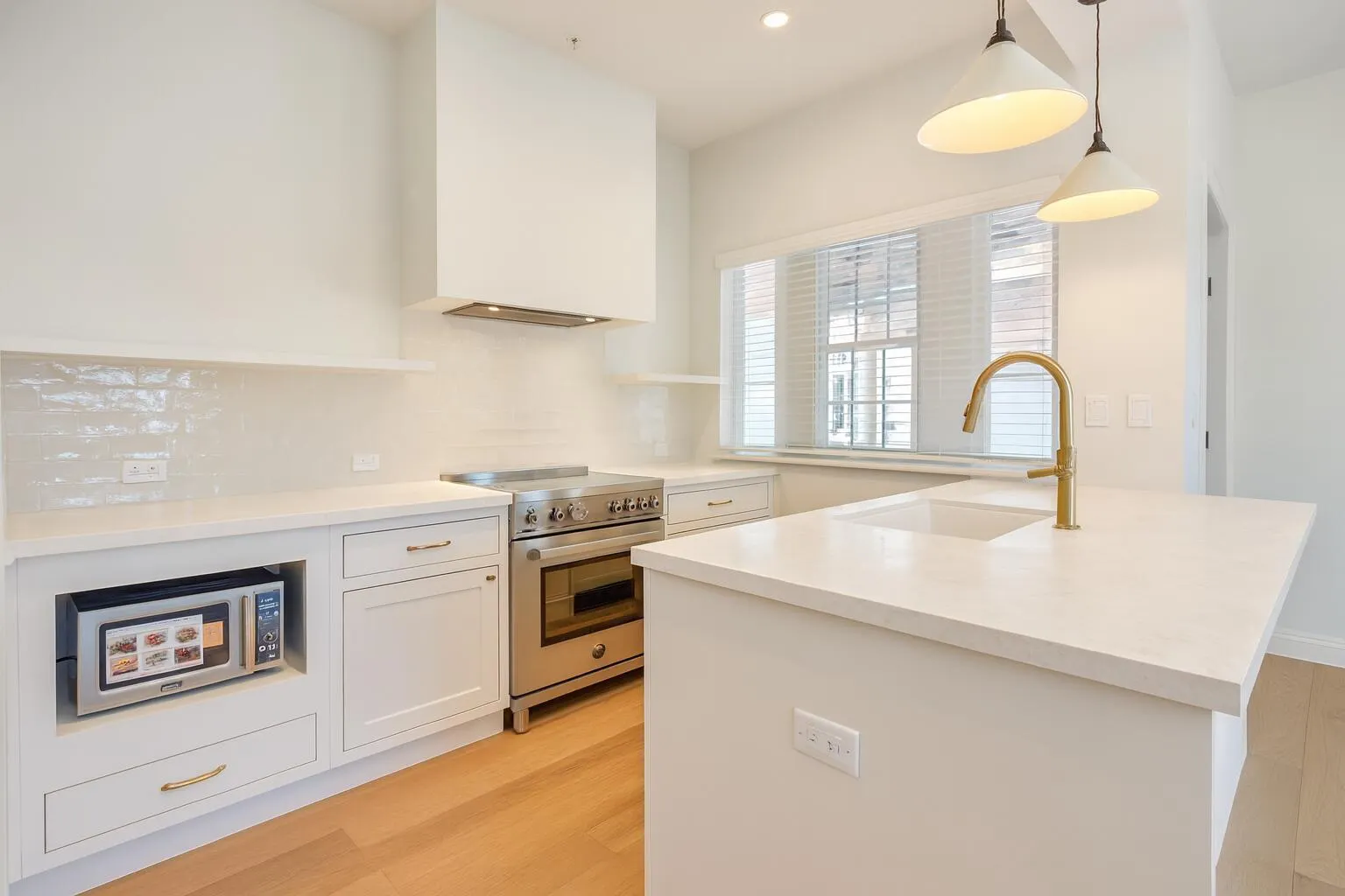 184 Sunset Avenue, #102