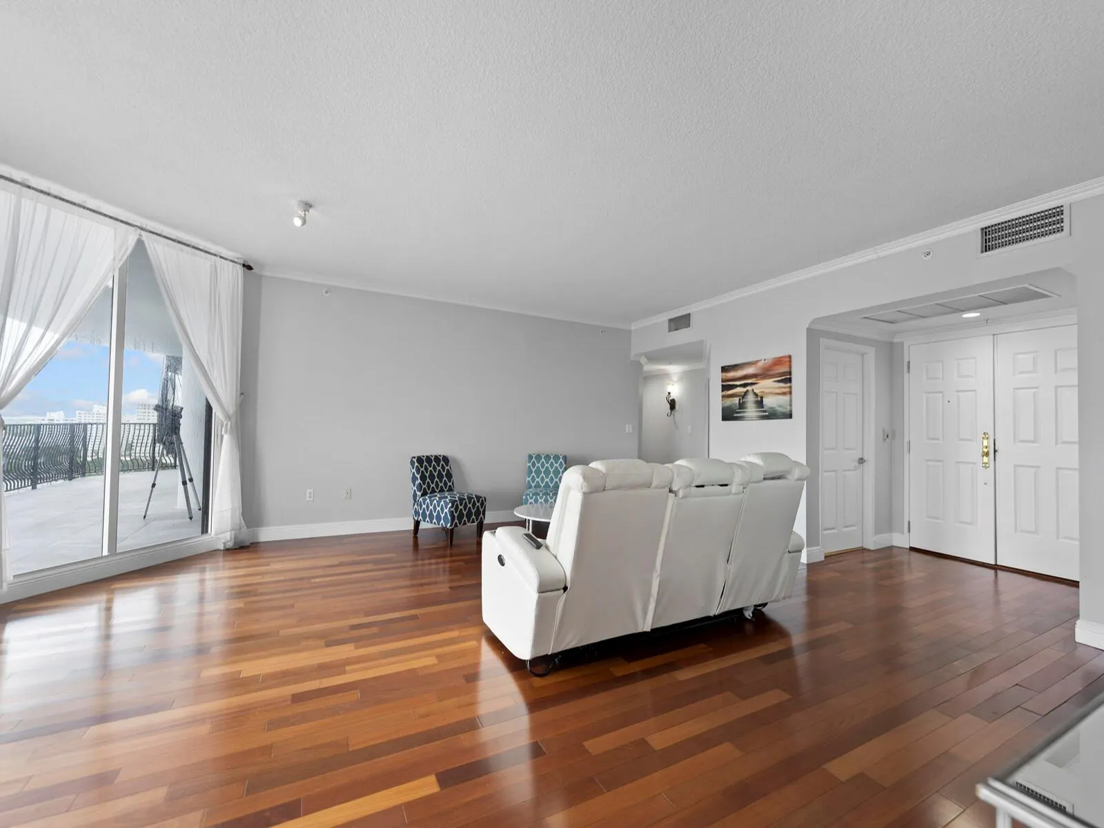 100 S Birch Road, #1604e
