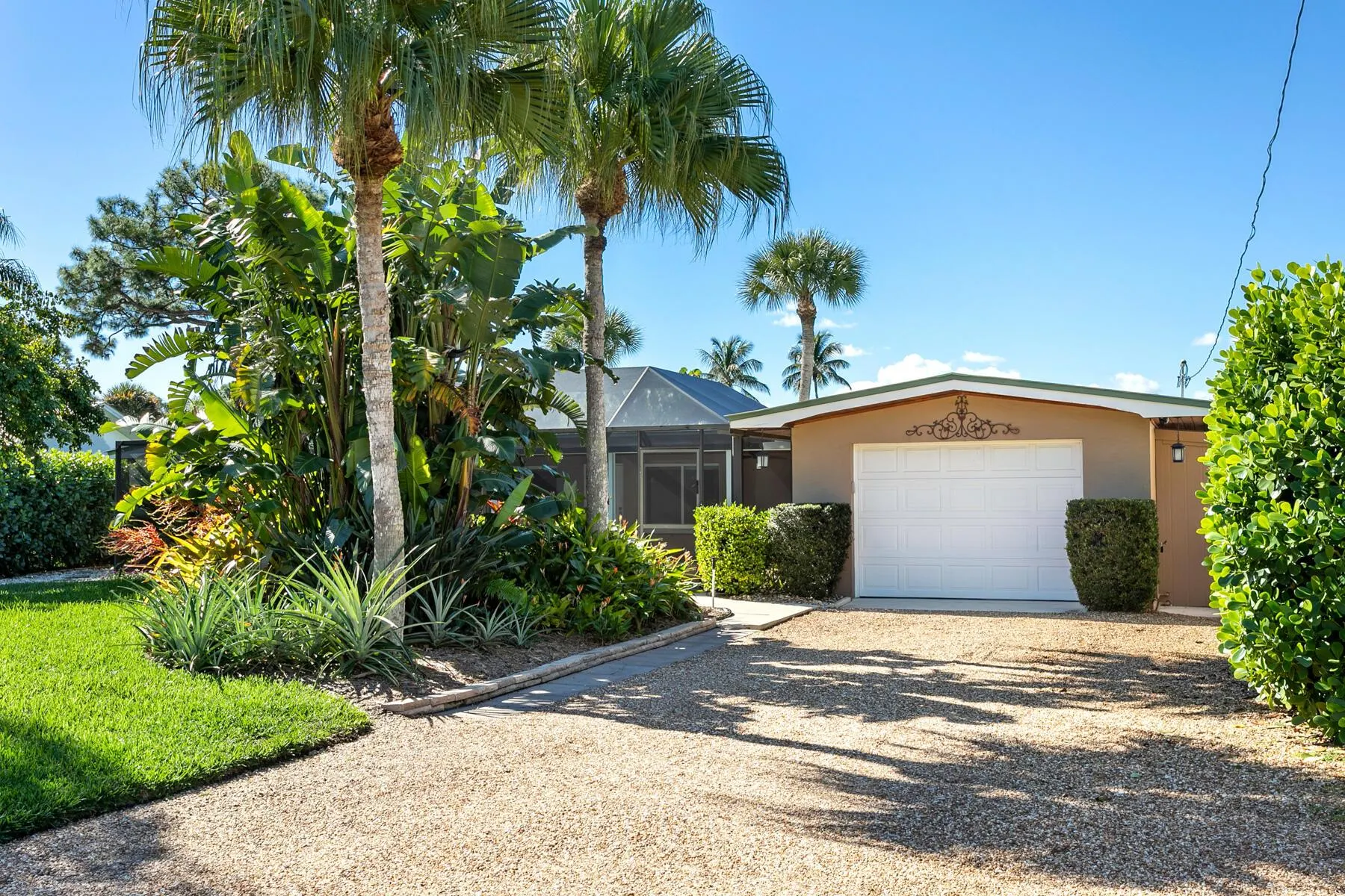 1282 SW Pelican Crescent