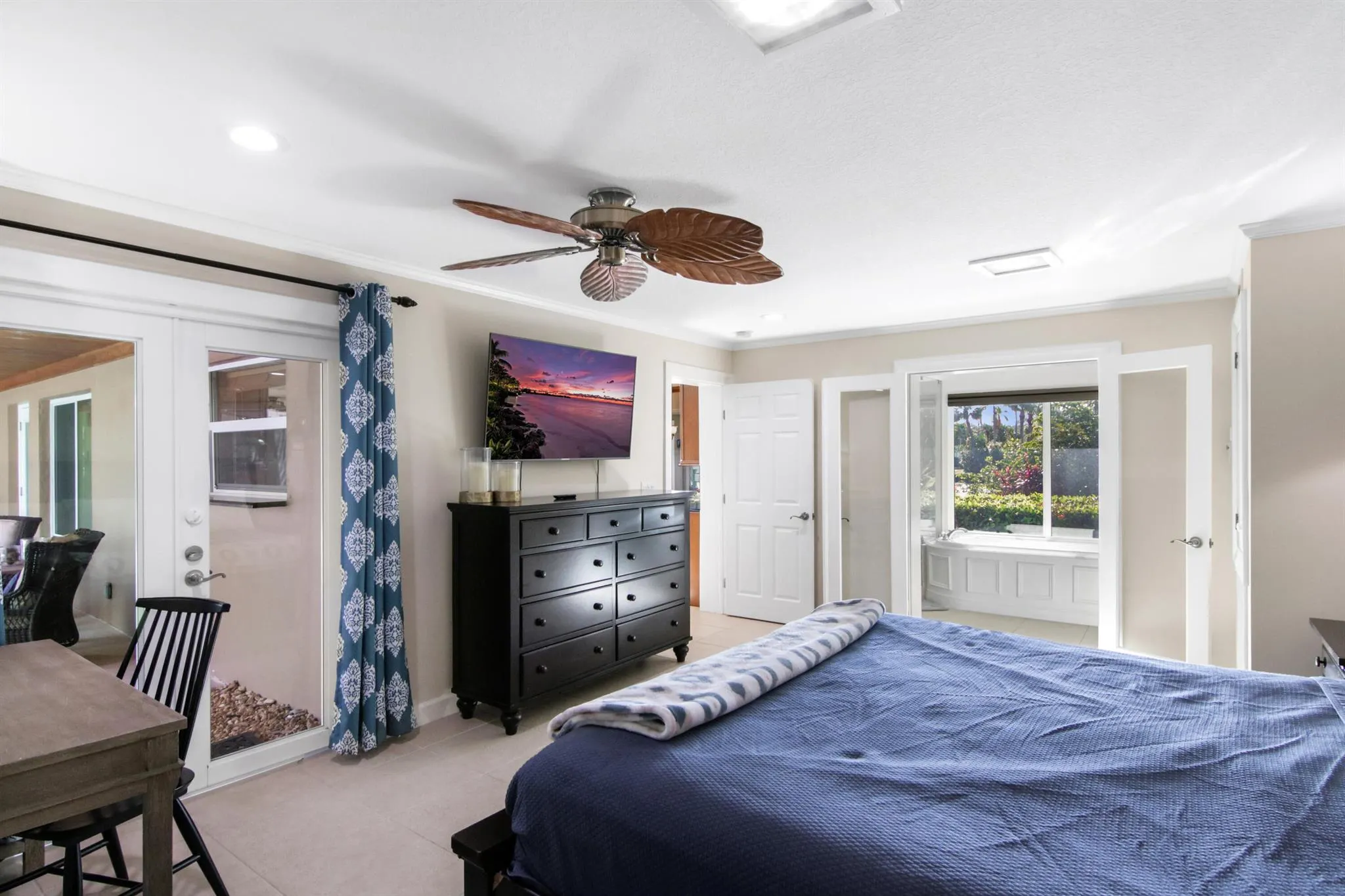 1282 SW Pelican Crescent