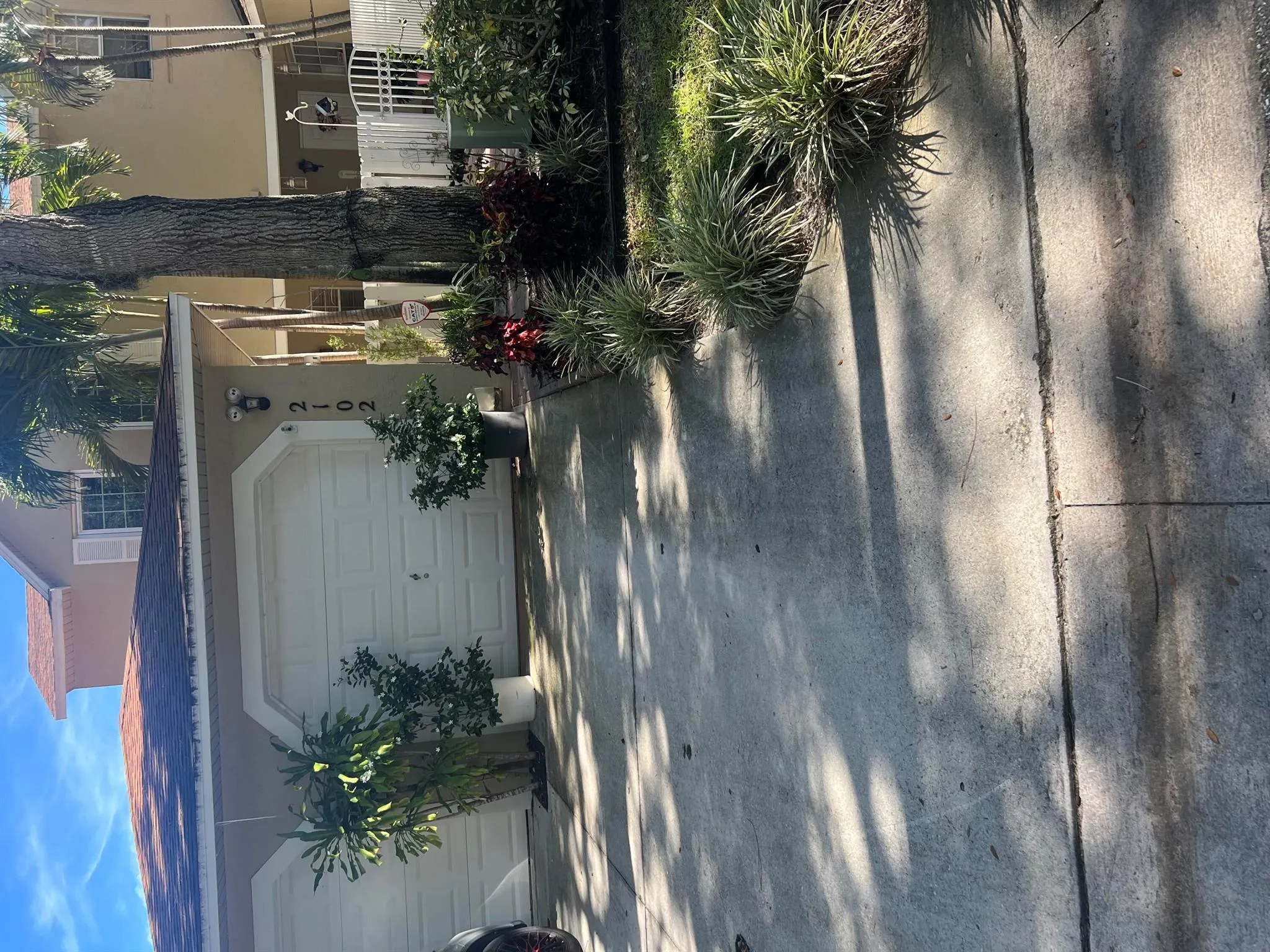 2102 N Maplewood Drive