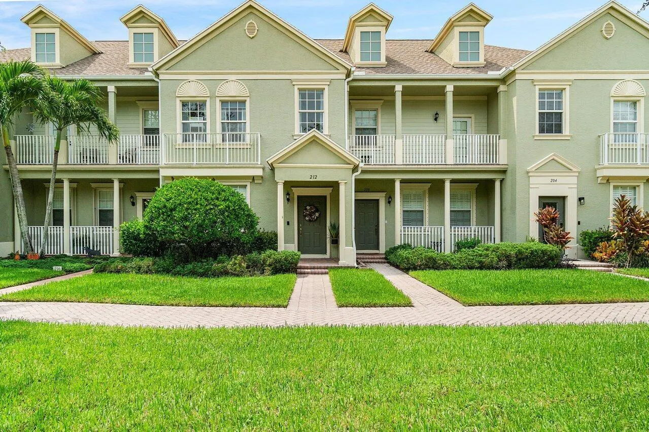 212 W Thatch Palm Circle