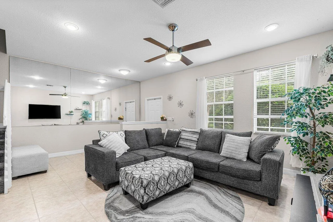 212 W Thatch Palm Circle