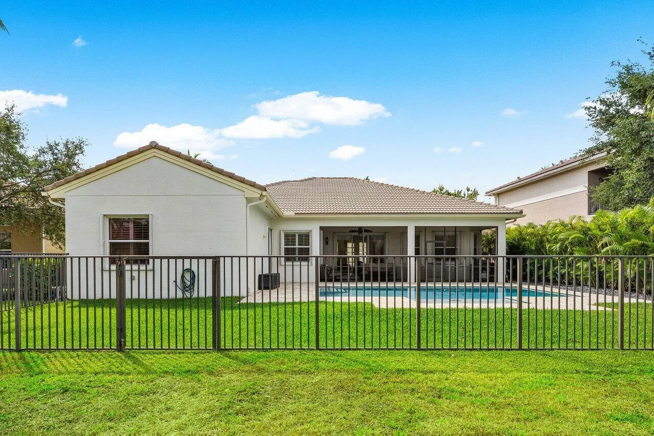 11952 Fox Hill Circle