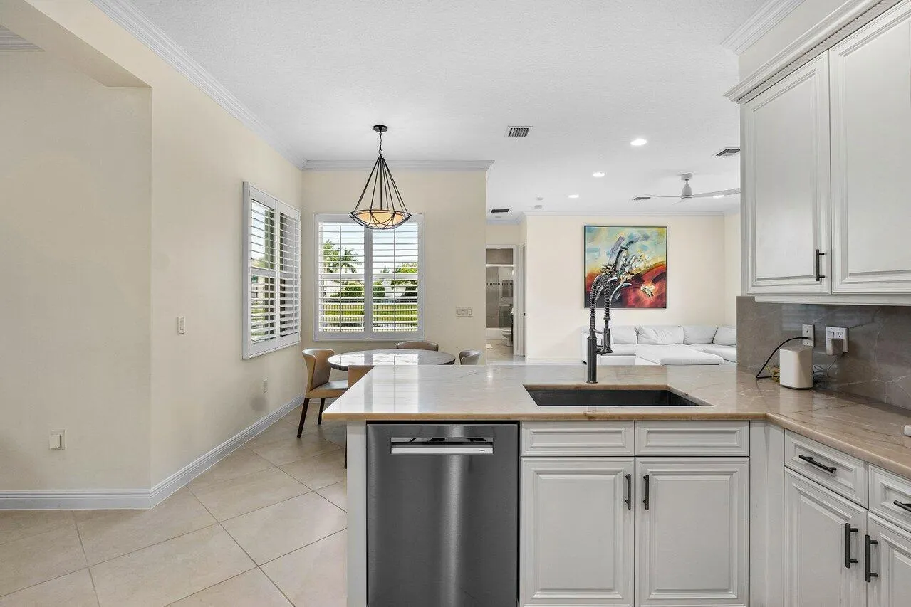 11952 Fox Hill Circle