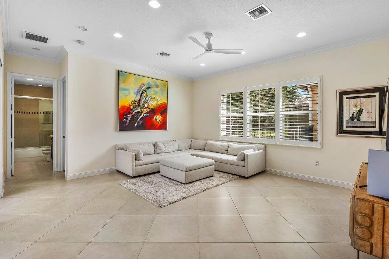 11952 Fox Hill Circle