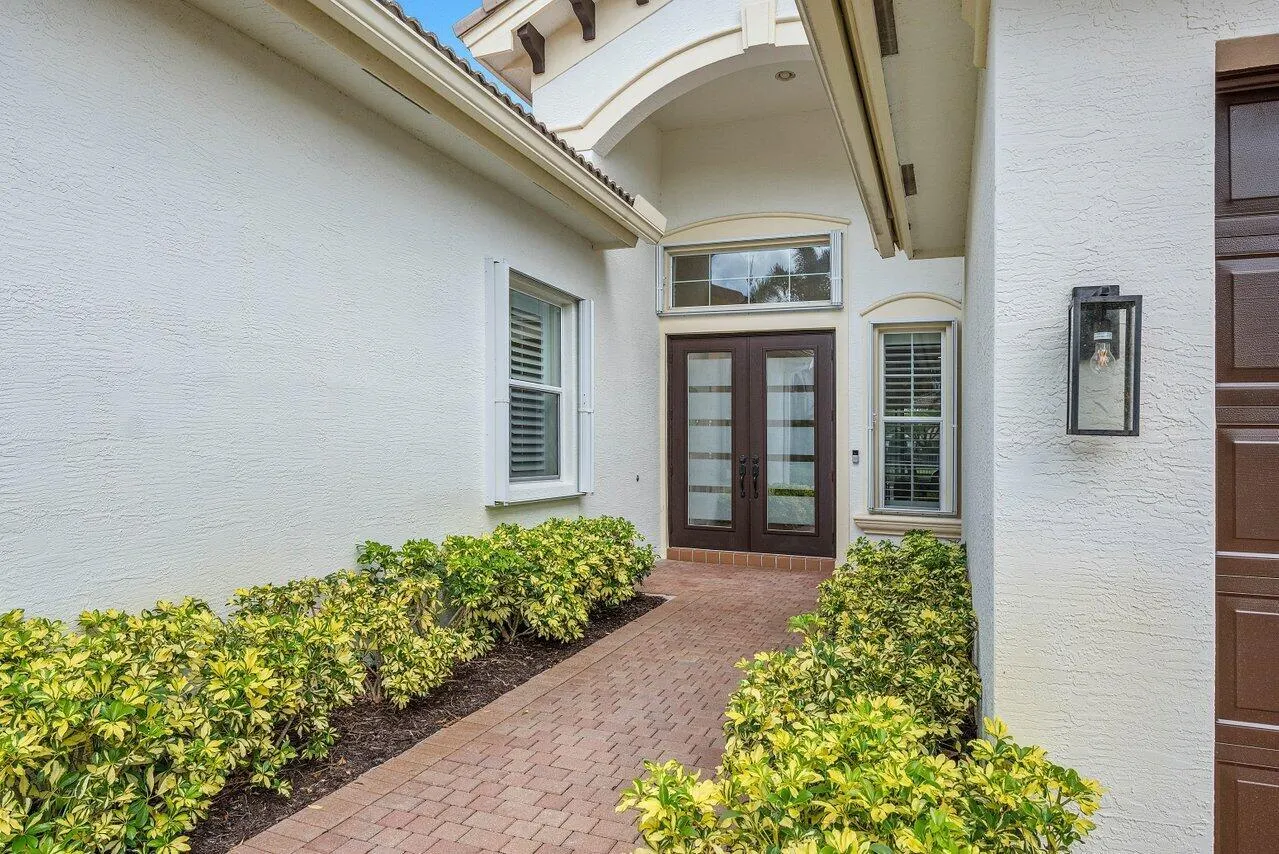 11952 Fox Hill Circle