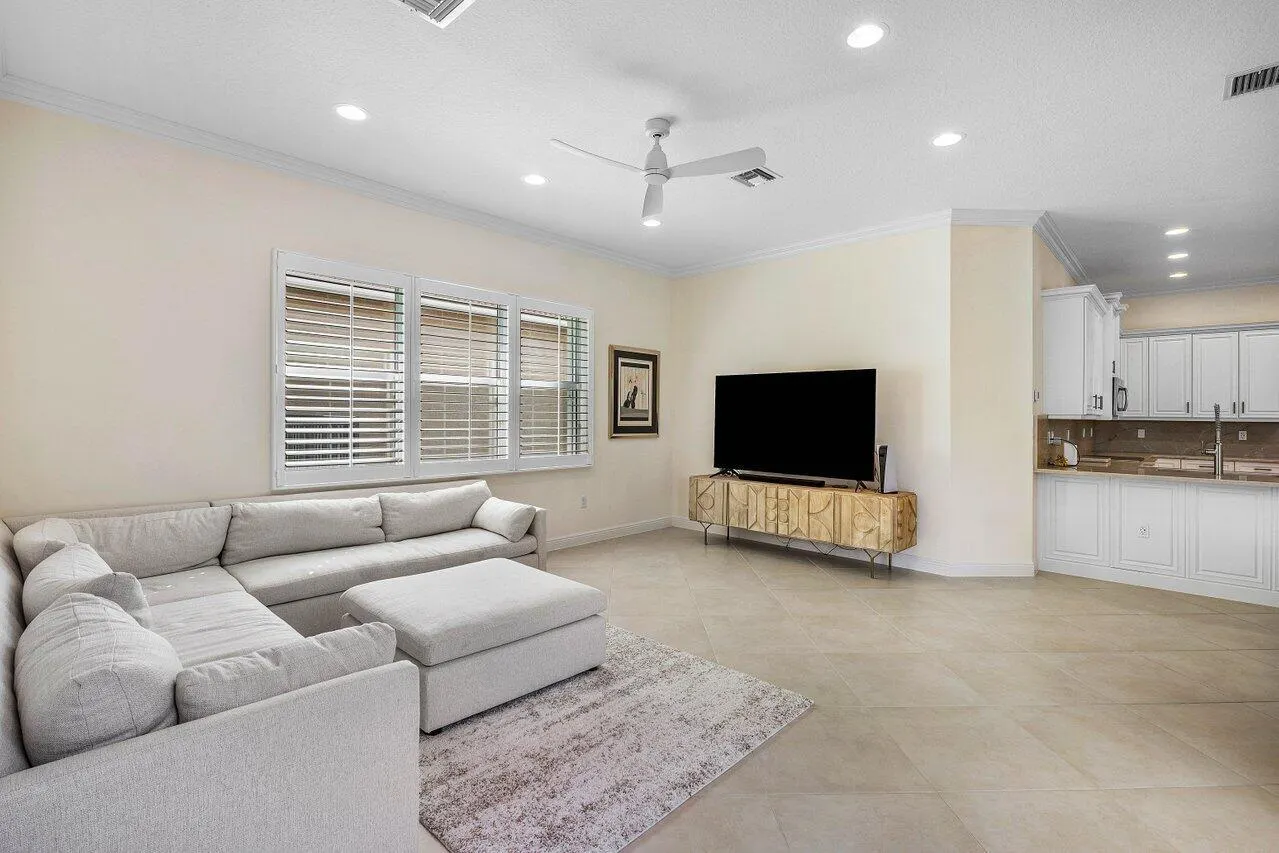 11952 Fox Hill Circle