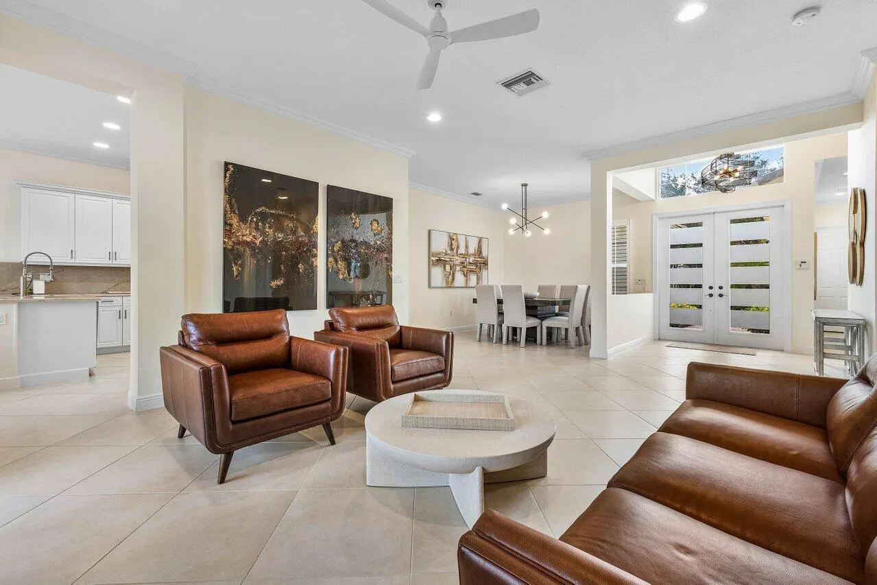 11952 Fox Hill Circle