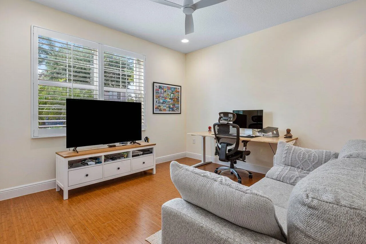 11952 Fox Hill Circle