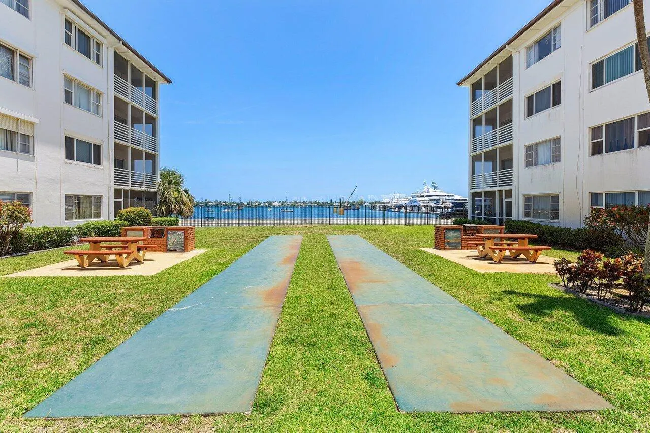 4500 N Flagler Drive, #D23