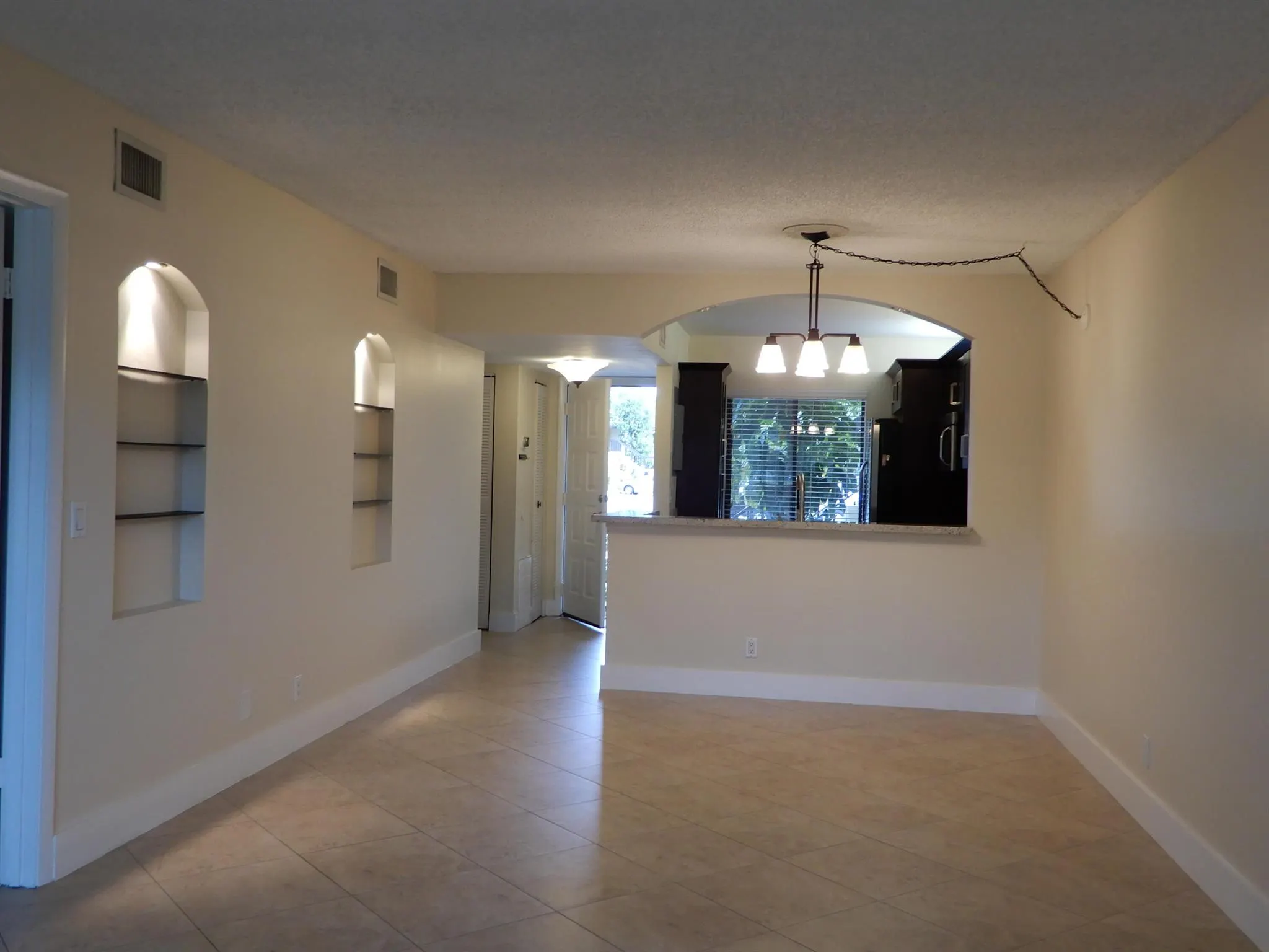 6585 Somerset Drive, #102